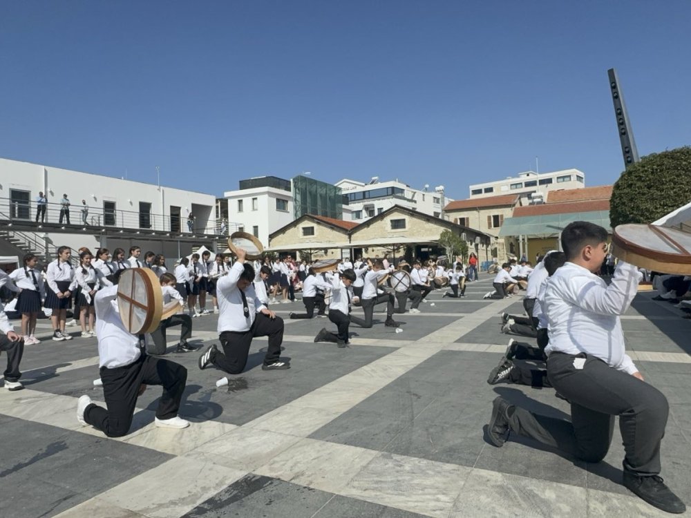 Το Επαρχιακό Γραφείο Παιδείας Λεμεσού του Υπουργείου Παιδείας, Αθλητισμού και Νεολαίας, στο πλαίσιο των εορτασμών της Παγκόσμιας Ημέρας Χορού (29 Απριλίου) και της Ημέρας της Ευρώπης (9 Μαΐου), διοργάνωσε την 6η Ημερίδα Χορού, αναδεικνύοντας τη σημασία της γνώσης του πολιτισμού και της παράδοσής μας και, ταυτόχρονα, της ενότητας των πολιτισμών για την ευημερία των λαών.