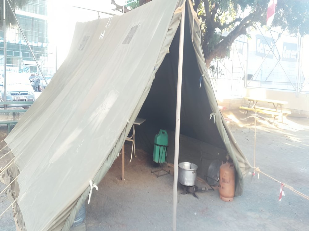 Αληθινό αντίσκηνο στην αυλή του σχολείου μας,όπως έζησαν οι πρόσφυγες του '74